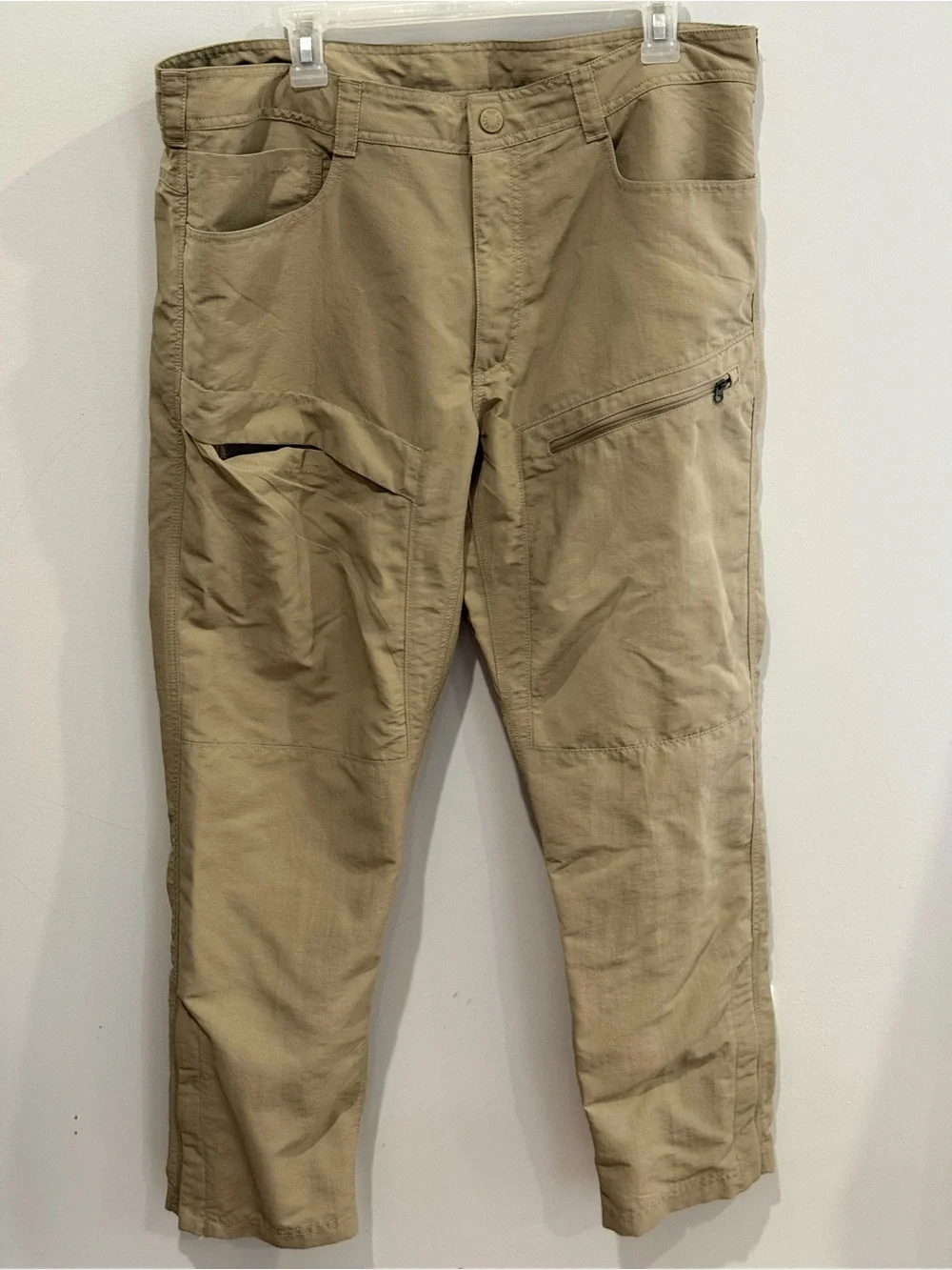 The North Face 38 Men's Casual Utility Pants in Khaki 390
